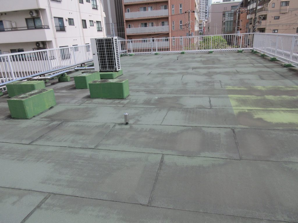 画像：屋上防水 施工前